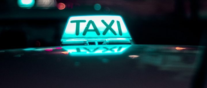 Comment devenir chauffeur de taxi ? WikiCréa vous explique tout ici !