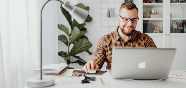 Entrepreneur travaillant pour son entreprise individuelle